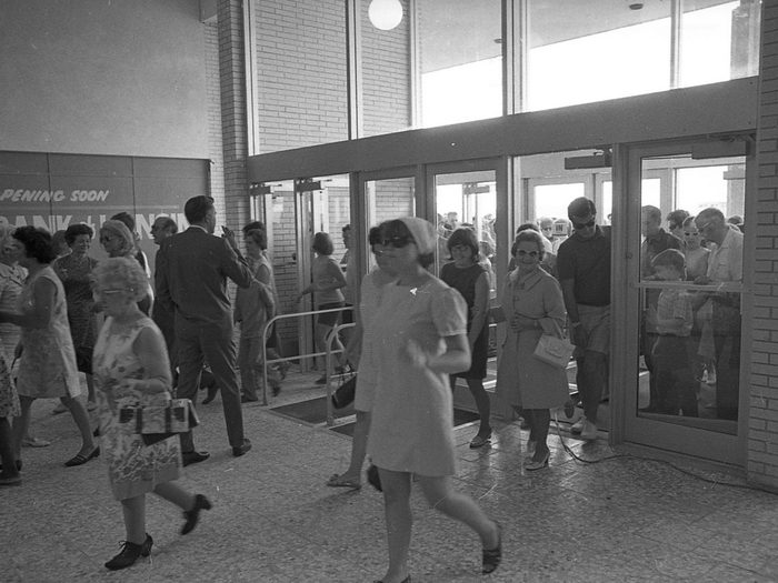 Lansing Mall - Vintage Photo (newer photo)